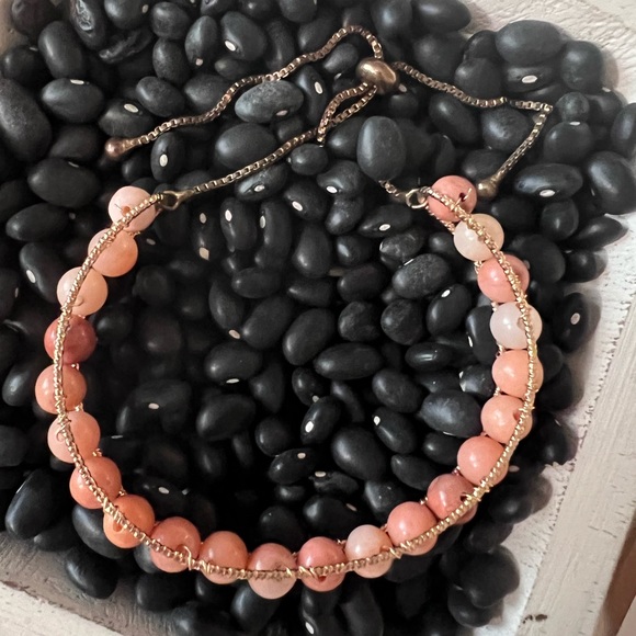 Pink Beaded Wire Bracelet with adjustable Length - Picture 5 of 7